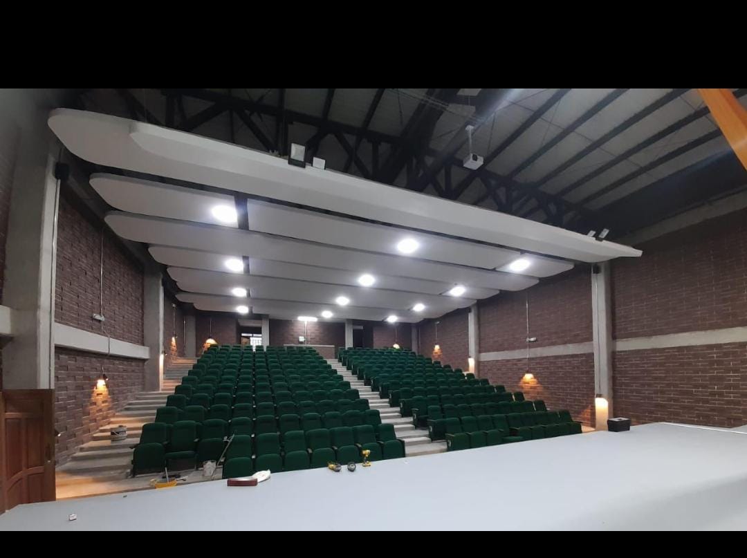 Mantenimiento de sillas de auditorio
