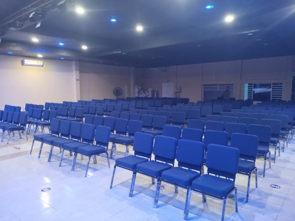 SILLAS PARA AUTIORIO CRISTIANO MOVIBLES